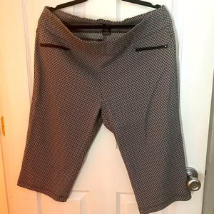 NWOT - black and white checked dress capris